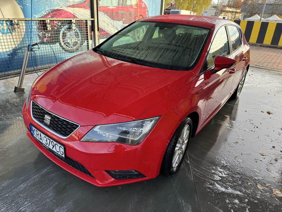 Sprzedam mój prywatny samochód Seat Leon 2013