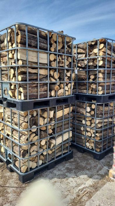 Drewno Dąb Grab Brzoza kominkowe drzewo opałowe suche świeże układane