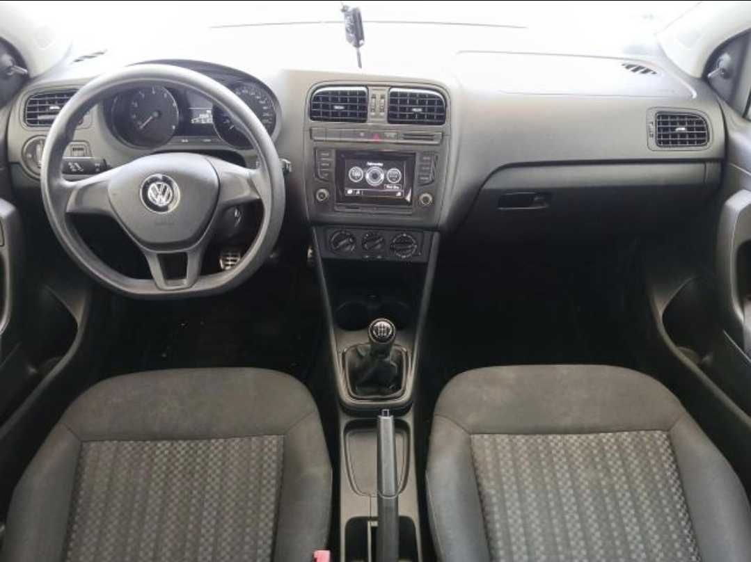 VOLKSWAGEN POLO V Trendline 2015
