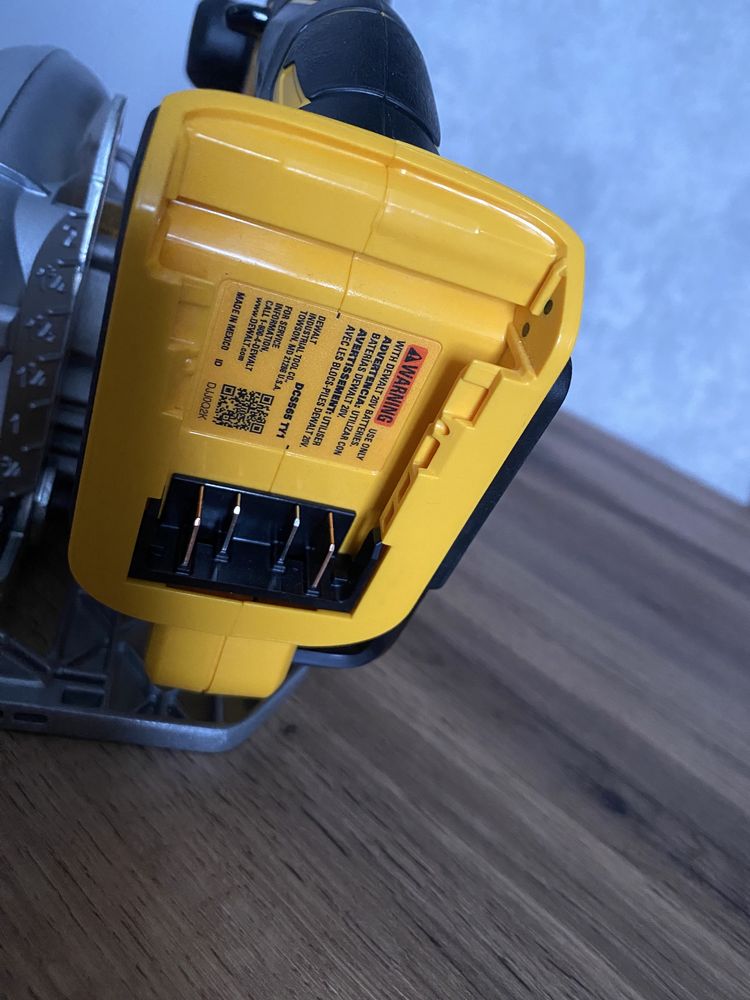 Дисковая аккумуляторная пила Dewalt DCS565 диск 165 мм