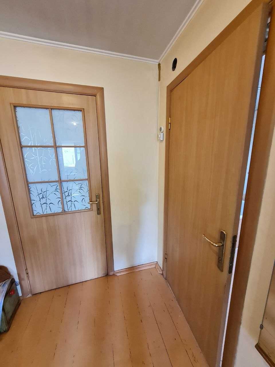 ПРОДАМ  цегляний  БУДИНОК в р-ні зупинки  Козацька. 60000 евро