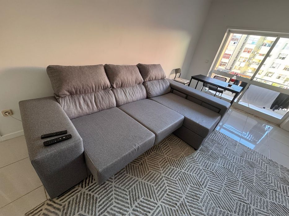 Sofá Cinza com Chaise louge e Baú — Excelente Estado