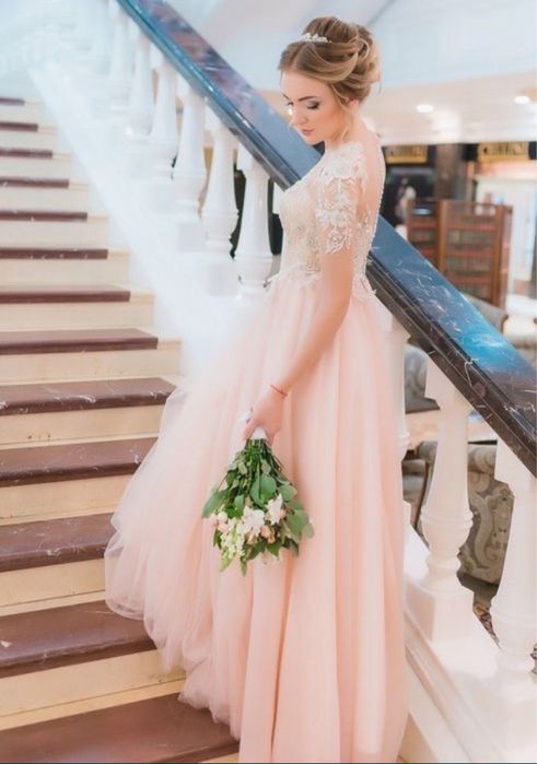 Пошиття на замовлення жіночого одягу в Дніпрі.