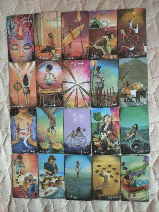 Таро Світлого Провидця в залізній коробочці з зеленим зрізом