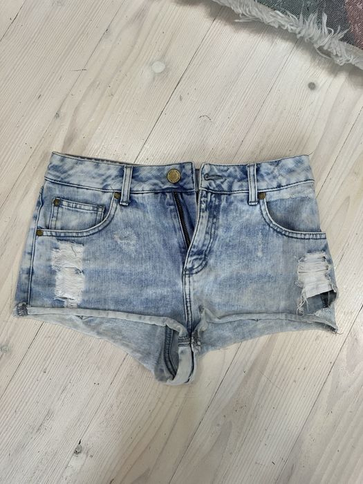 Коробка з одягом безкоштовно