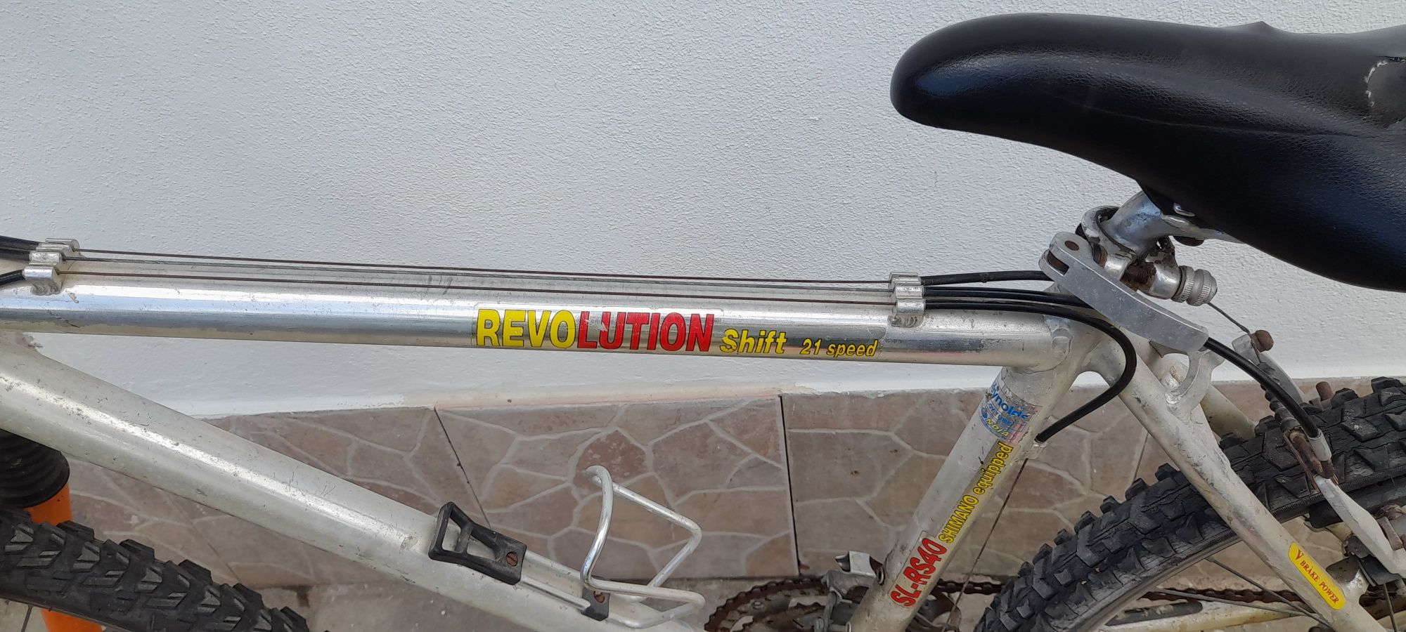 Bicicleta usada mas a andar