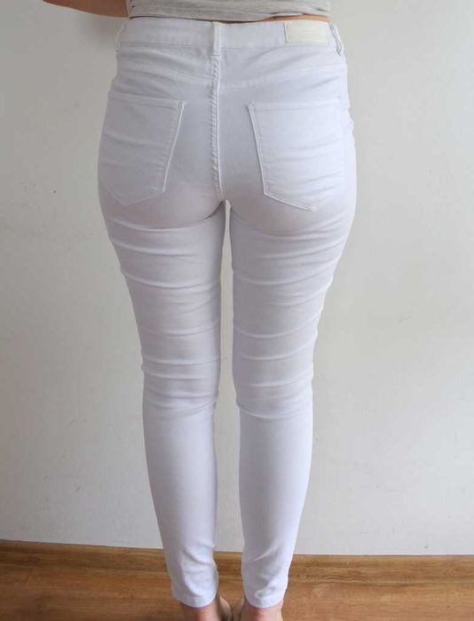 Vero Moda vmjulia vbiałe spodnie rurki slim 40 L