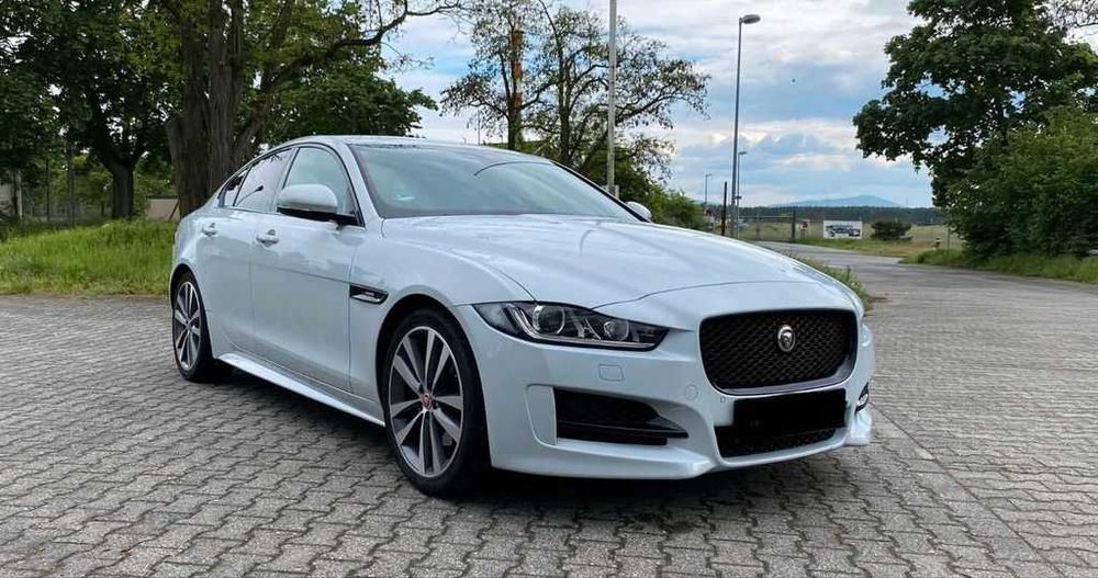 Бампер передній Jaguar XE X760 запчастини Ягуар ХЕ Х 760
