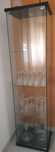 Vitrine IKEA com duas prateleiras em vidro