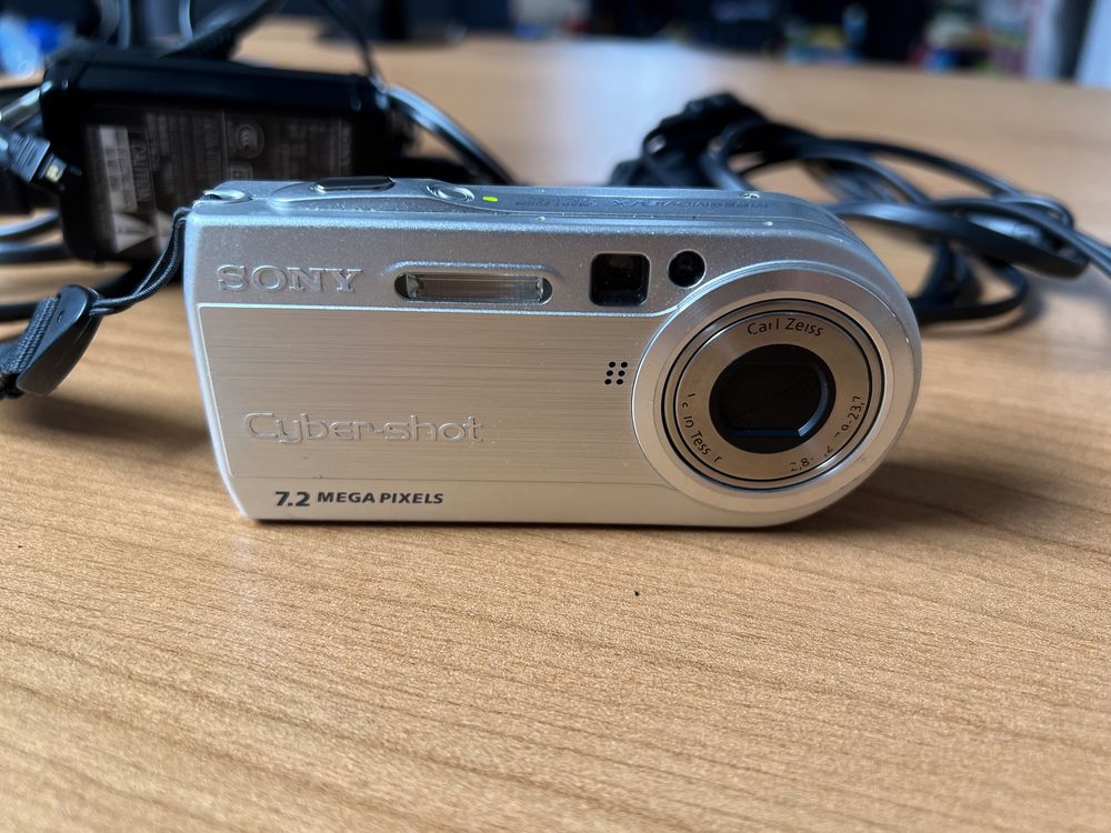 Sony Cybershot 7.2 MP DSC P150