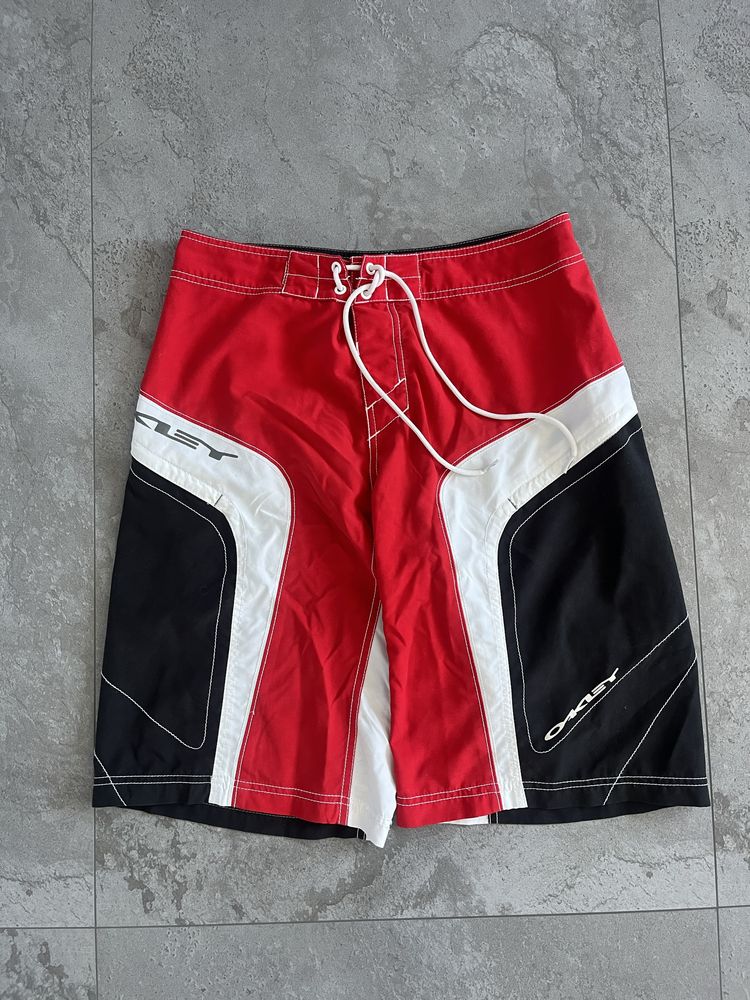 шорты на лето от бренда Oakley