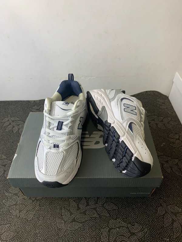 ModayNew Balance 530WhiteDamskieButySportowe_Trwałe Roz.40.5
