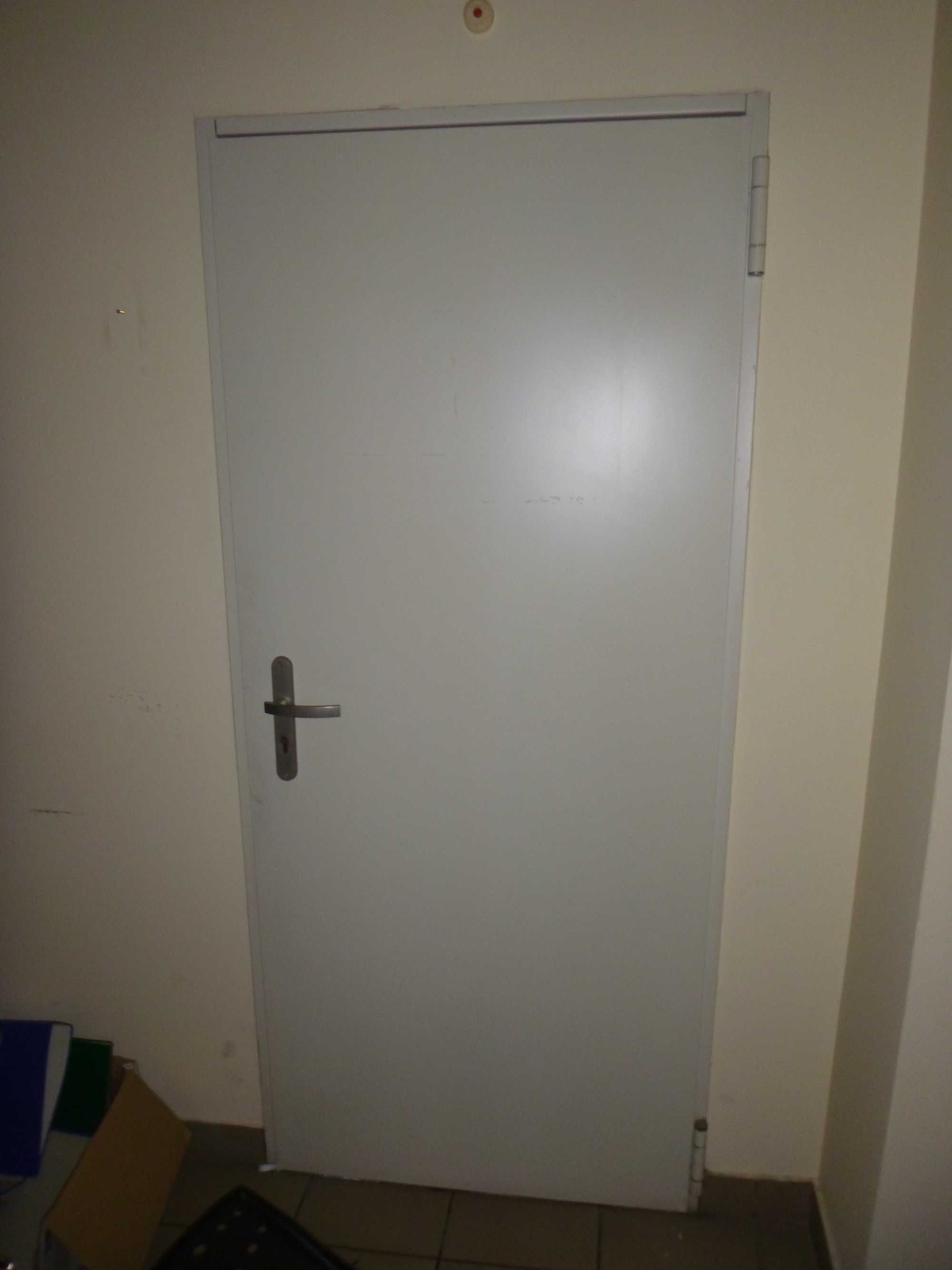 drzwi zewnętrzne wewnętrzne drewniane aluminiowe  płyty armstrong