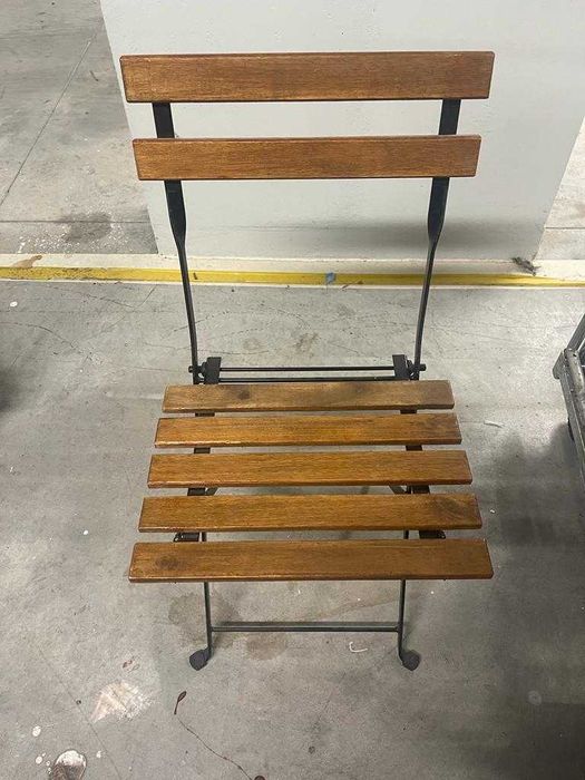 Cadeira Ferro Preto e Madeira Castanha