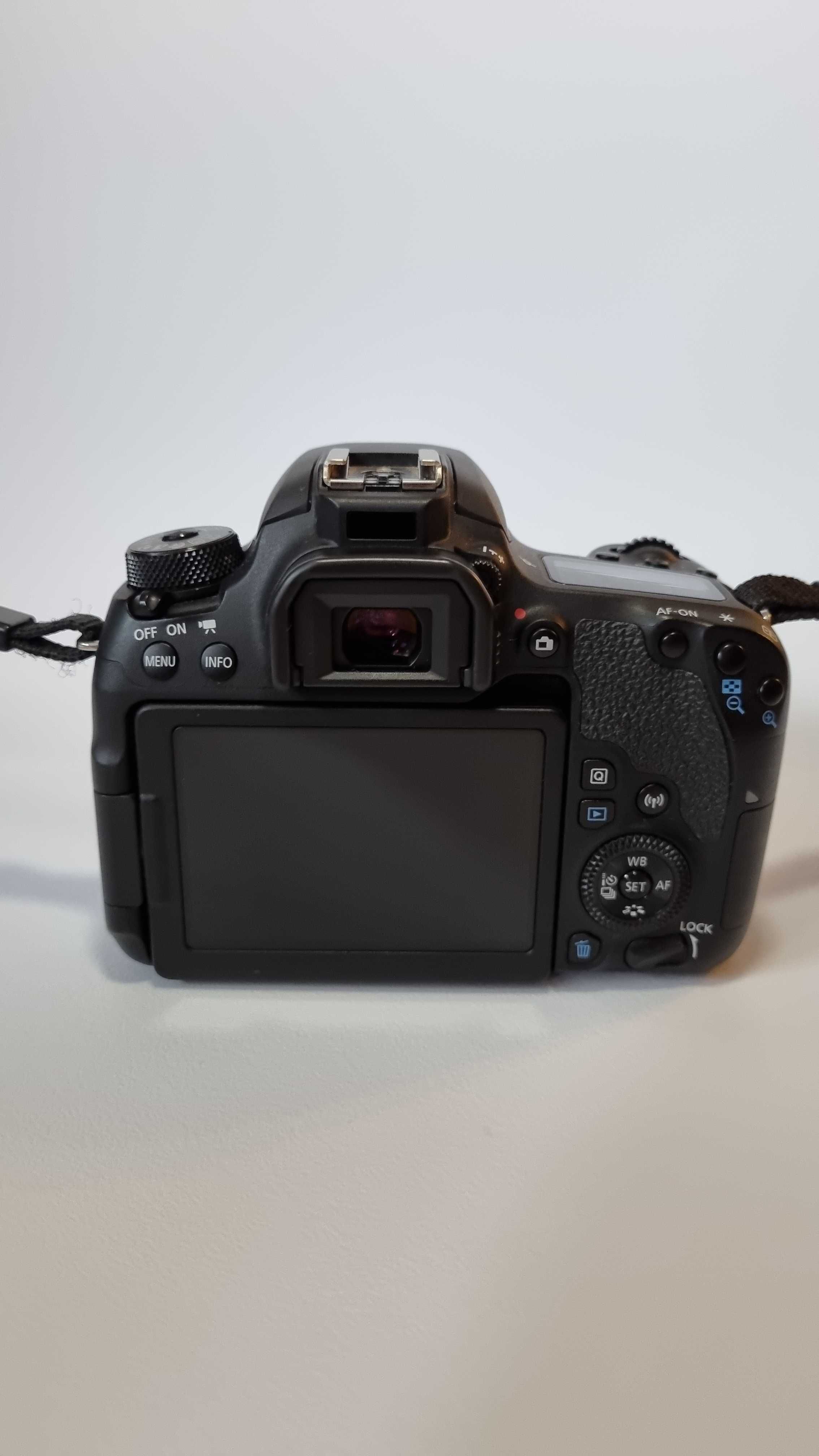 Canon Eos 77d/18-55 is STM/jak nowy