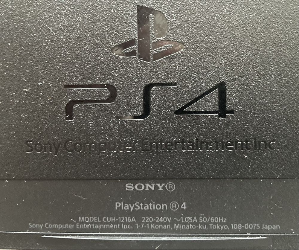 Konsola Play Station PS4 + pad + 3 gry, 500