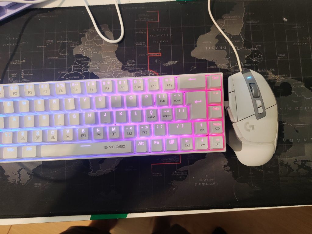 Teclado mais rato gaming brancos