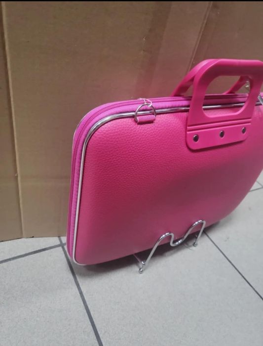 Teczka różowa na laptop 15,6 cali