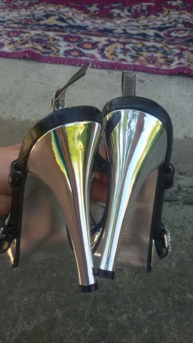 босоніжки в гарному стані