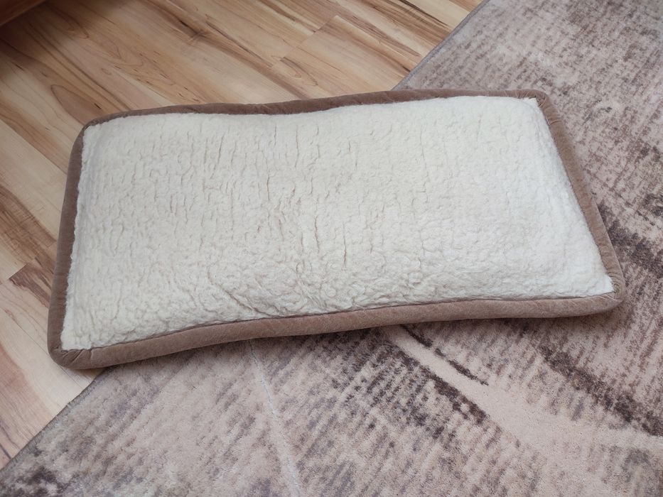 Poduszka kremowa podłużna prostokątna górska