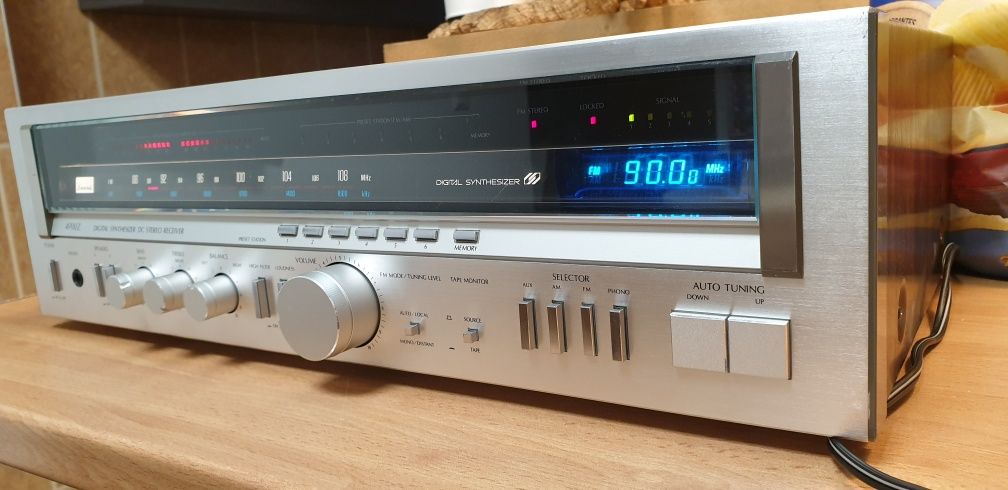 SANSUI 4900Z Digital Synthesizer DC Stereo Receiver