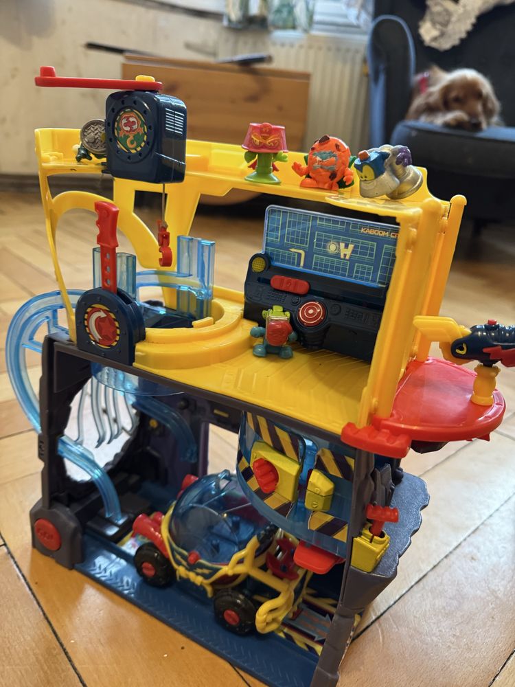 Baza super things plus robot super things