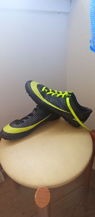 Chuteiras NOVAS oferta segundo par atacadores