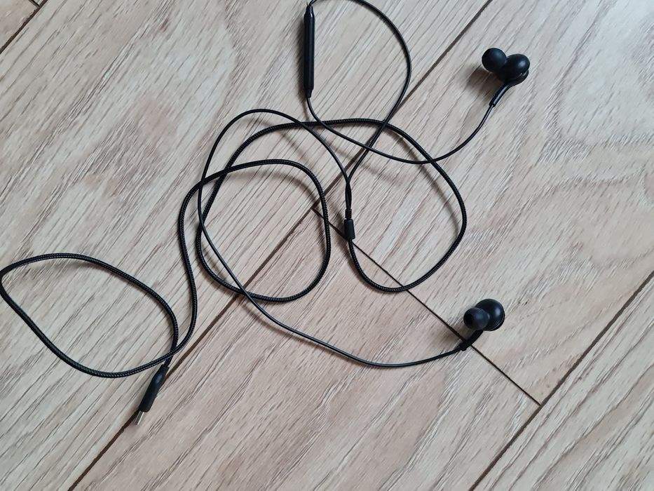 Słuchawki douszne AKG