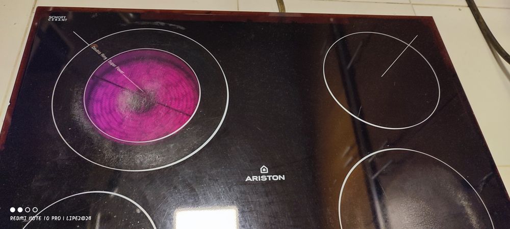 Placa vitrocerâmica Ariston