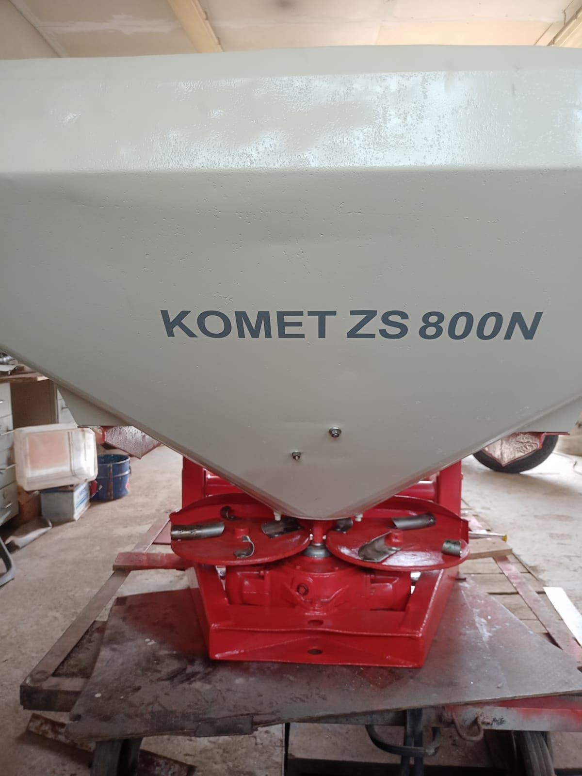 Rozsiewacz do nawozu Rauch Komet ZS 800N