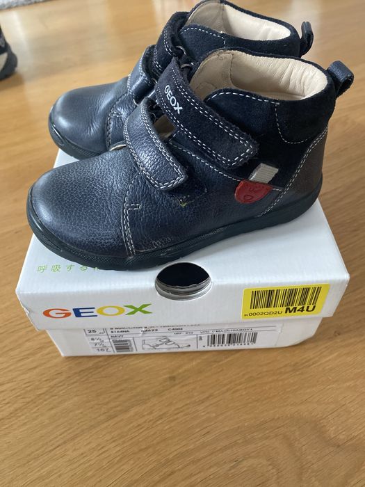 Sliczne skorzane buciki Geox r25