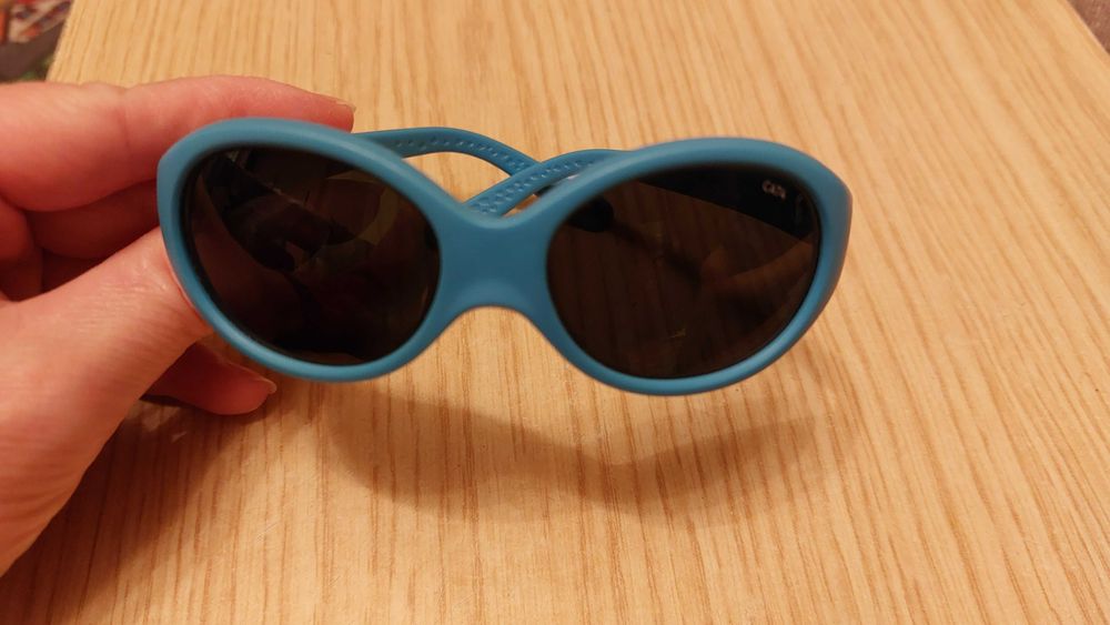 Okulary przeciwsłoneczne dla najmłodszych dzieci