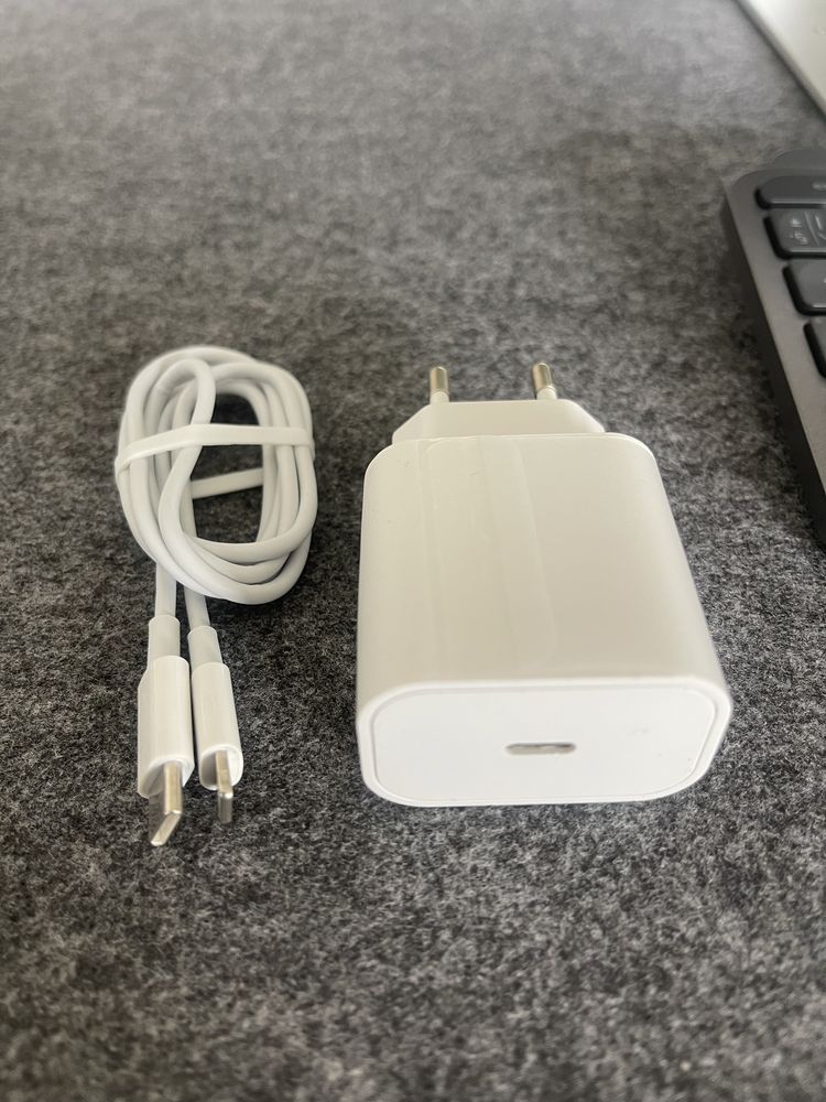 Carregador e cabo USB-C para iPhone