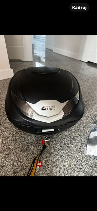 Sprzedam kufer centralny i boczne ze stelazem stan bardzo dobry