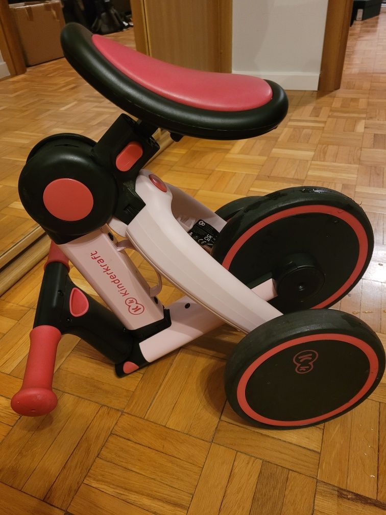 Rowerek trójkołowy kinderkraft biegowy pedały