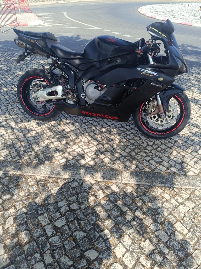 Moto CBR 1000rr ano2005, toda revisada óleo, filtro de óleo