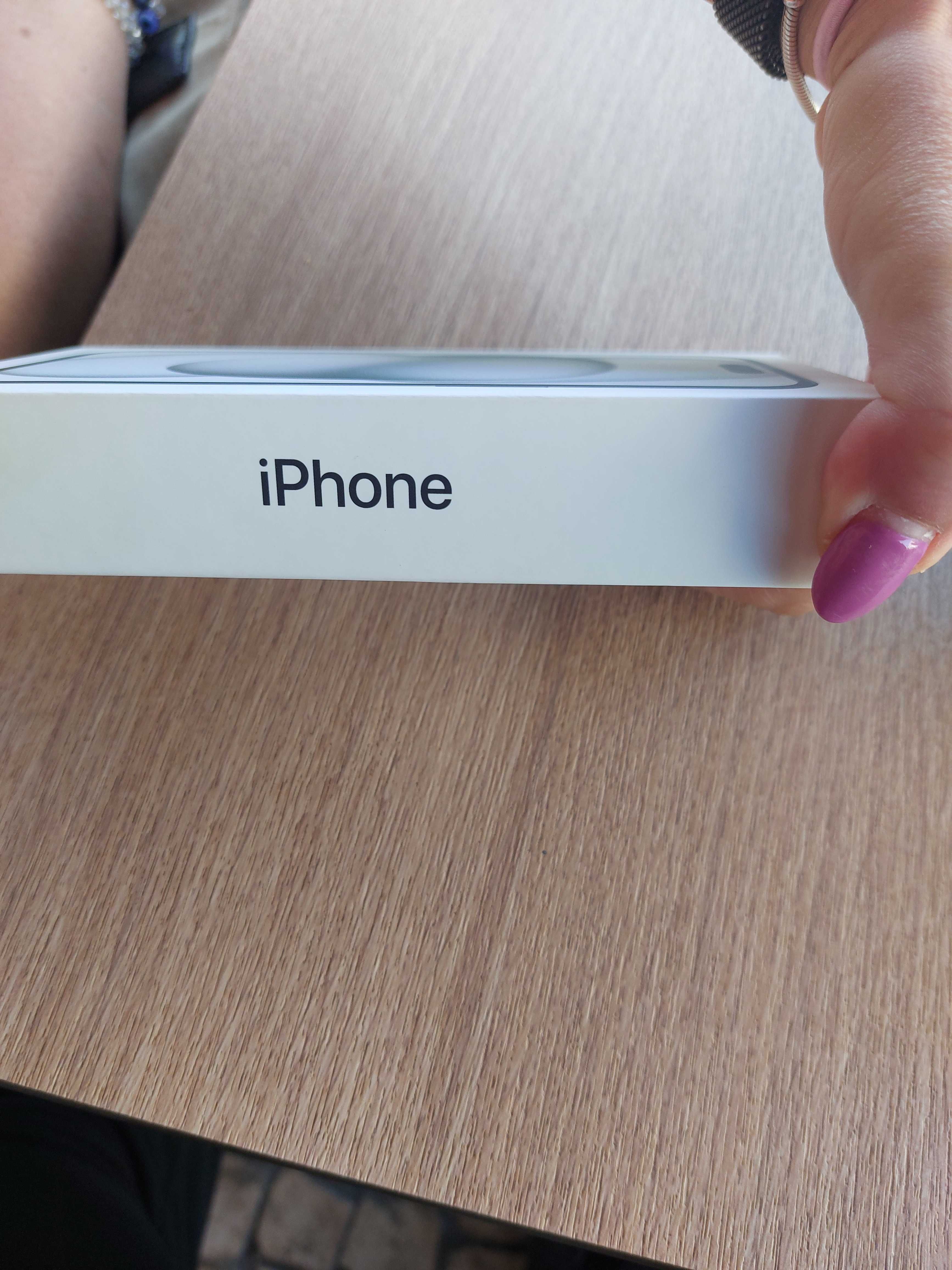 IPhone 15 Black 128GB desbloqueado e caixa fechada e com garantia