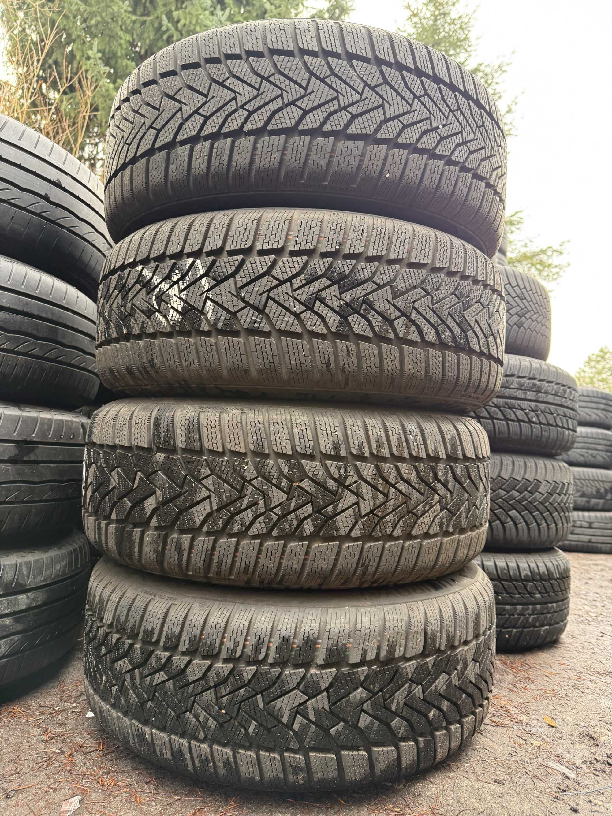 Komplet opon Uniroyal WinterExpert 225/50r17 98V XL 2022 r.