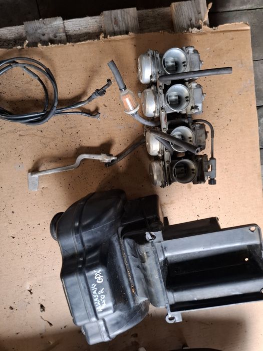 Kawasaki  gpx 750r  czesci gazniki airbox
