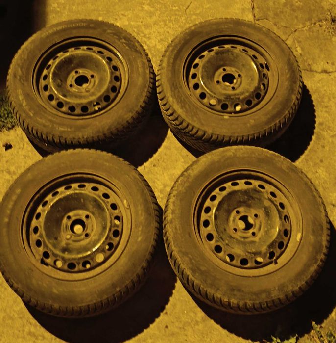 Opony Nokian 195/65 r16 i felgi 4x100 środek 60.1