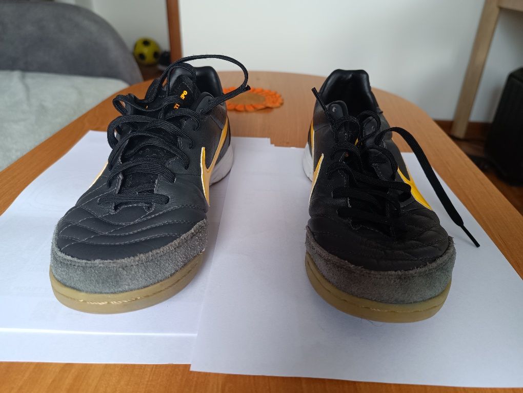 Nike Tiempo r.40 cm.25