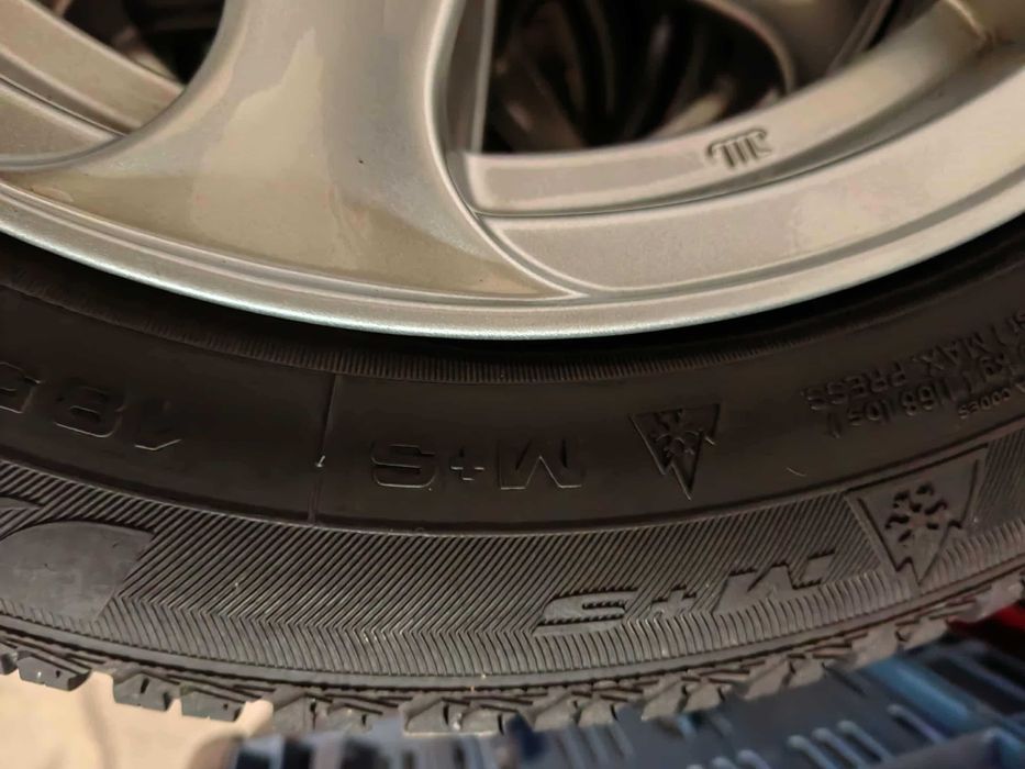 Sptzedam alufelgi wraz z oponami do Smarta