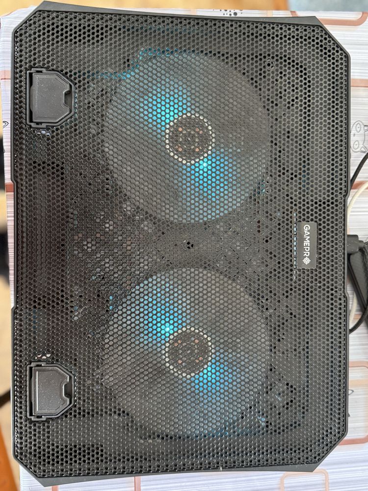 Продам підставку для ноутбука Gamepro CP 413