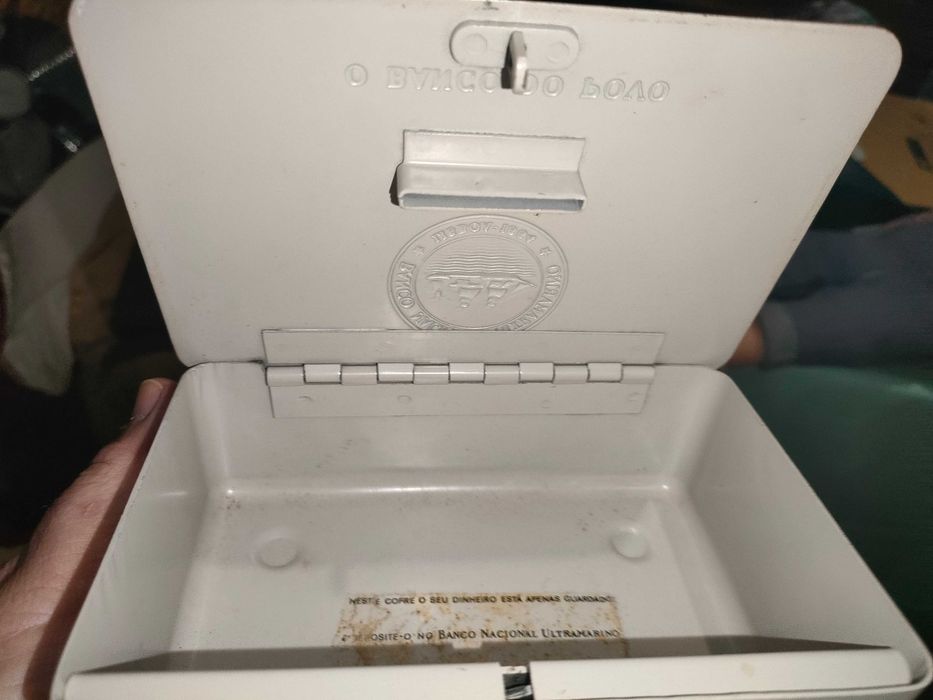 Cofre antigo metálico banco BNU