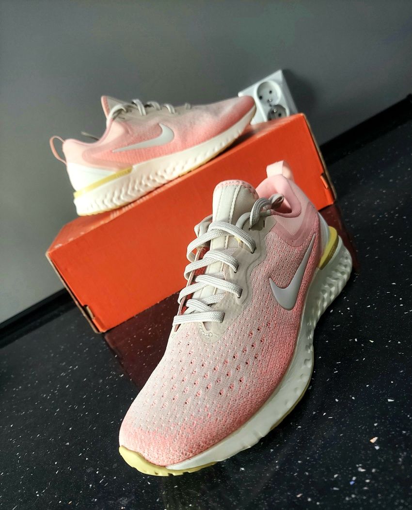 Buty Sportowe NIKE Odyssey React r. 38 | AO 9820