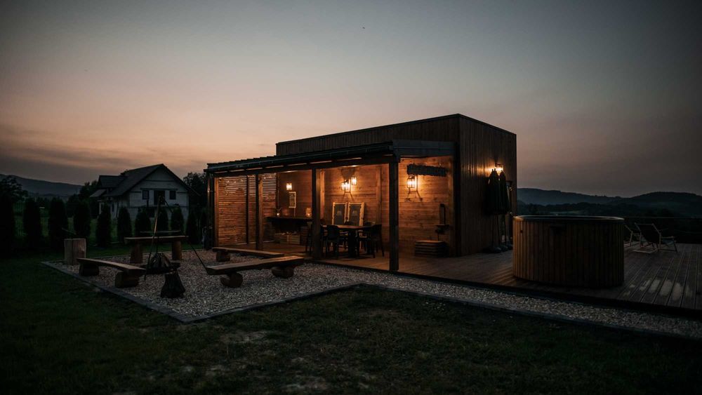 Tulichatki- domki w Beskidach z widokiem na jezioro