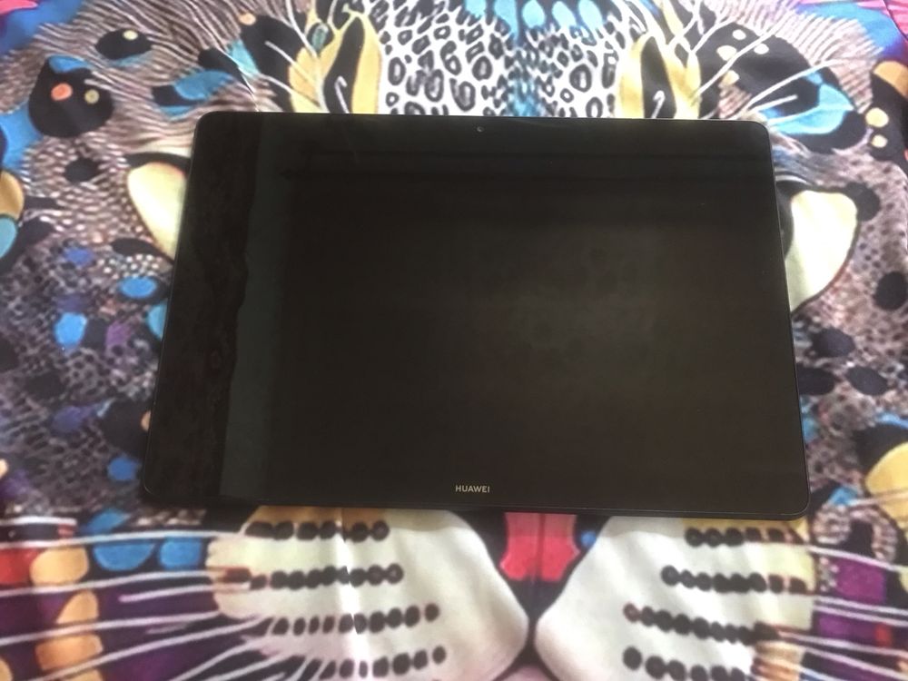 Huawei MediaPad T5, 3/32GB, экран 10 дюймов. Отличный