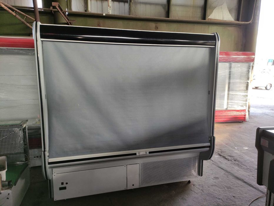 Продам вітрини холодильні для магазину