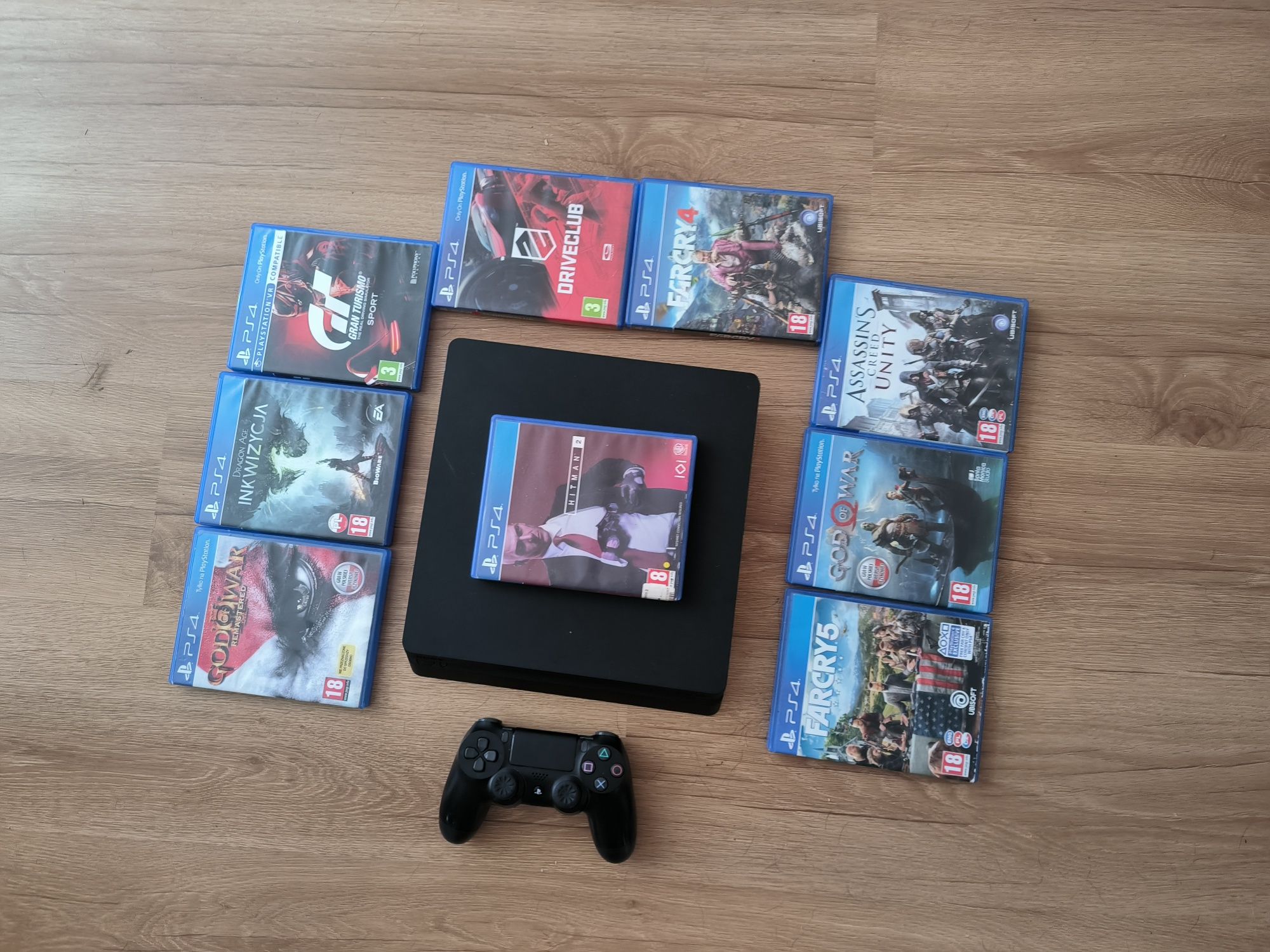 Ps4 slim + kontroler, kable i gry (stan bardzo dobry)