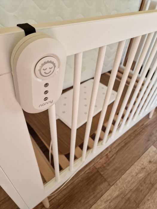 Łóżeczko, komoda x2, przewijak, materac